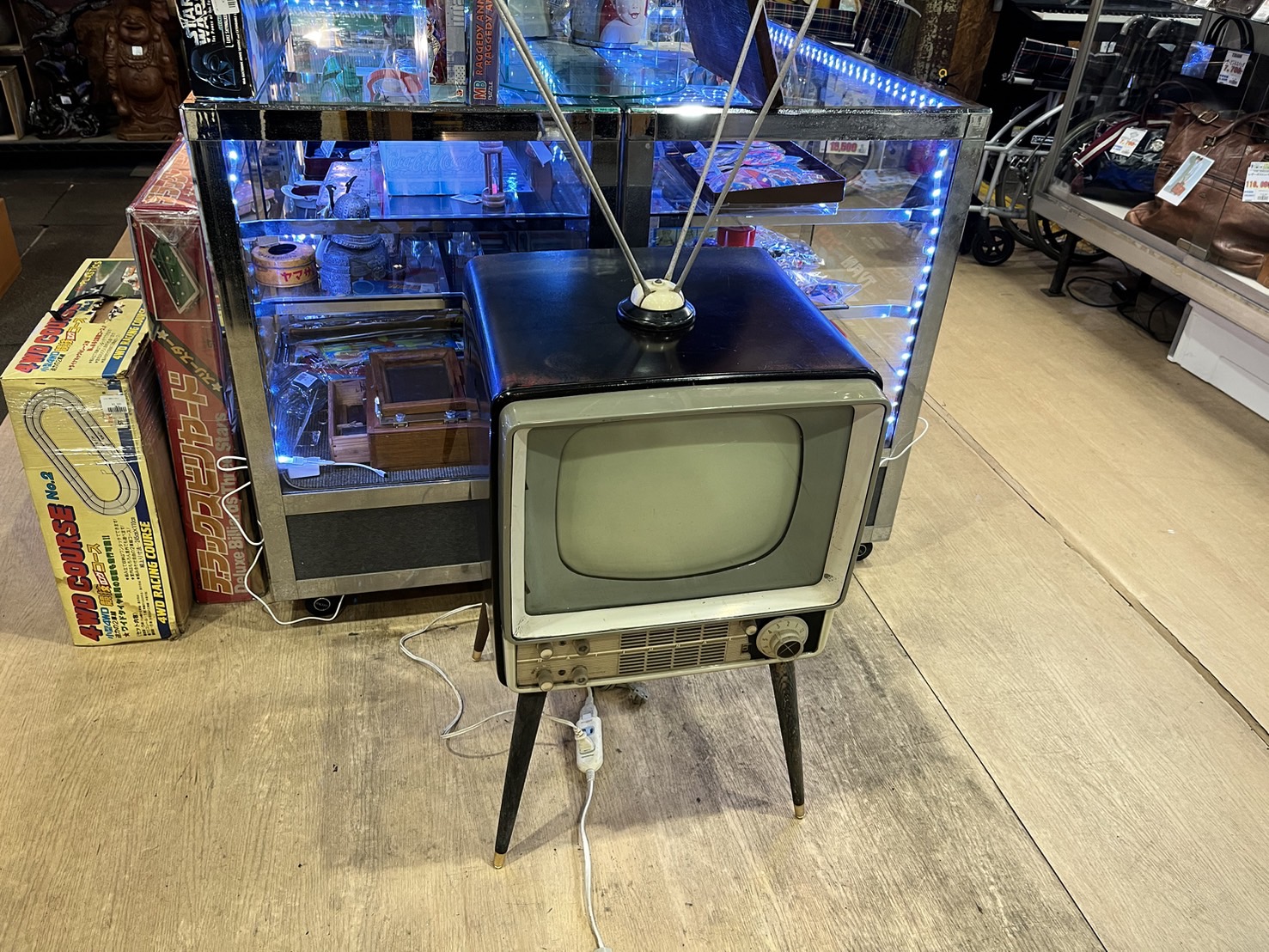 昭和レトロ 当時物 ナショナル真空管テレビ 買取いたしました｜愛品館 
