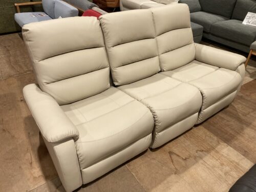 ニトリ｜Nビリーバー｜3人掛け電動リクライニングソファ入荷致しました 