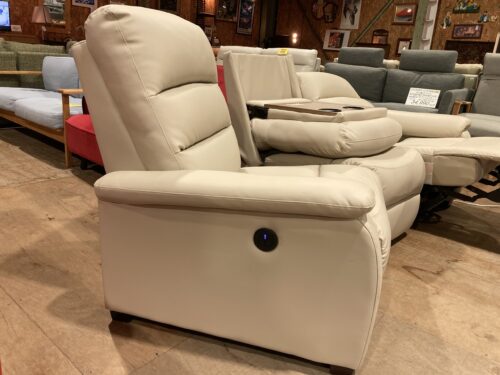 ニトリ｜Nビリーバー｜3人掛け電動リクライニングソファ入荷致しました 