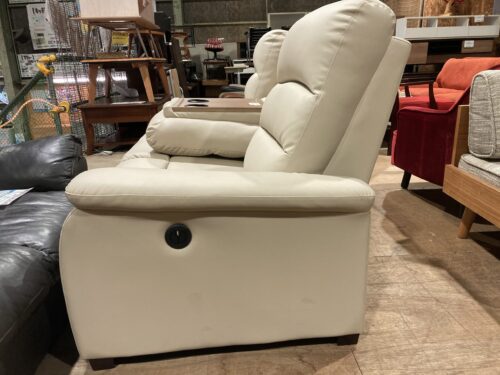 ニトリ｜Nビリーバー｜3人掛け電動リクライニングソファ入荷致しました 