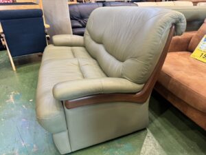 カリモク｜チターノ｜2人掛本革ソファ買取致しました｜愛品館八千代店  