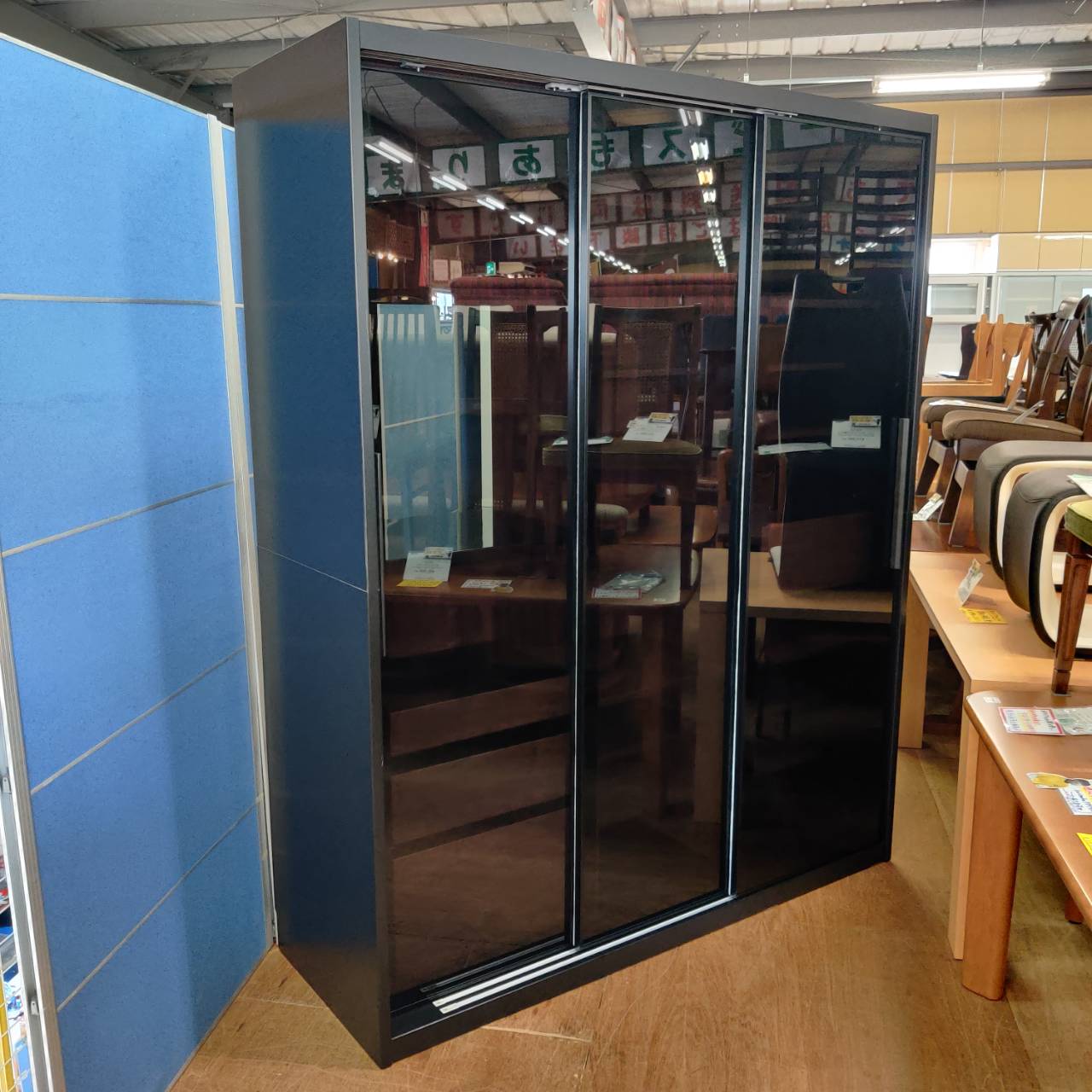 シギヤマ家具工業 3枚スライド扉キッチンボード ネロ160SL 販売中！ 愛 
