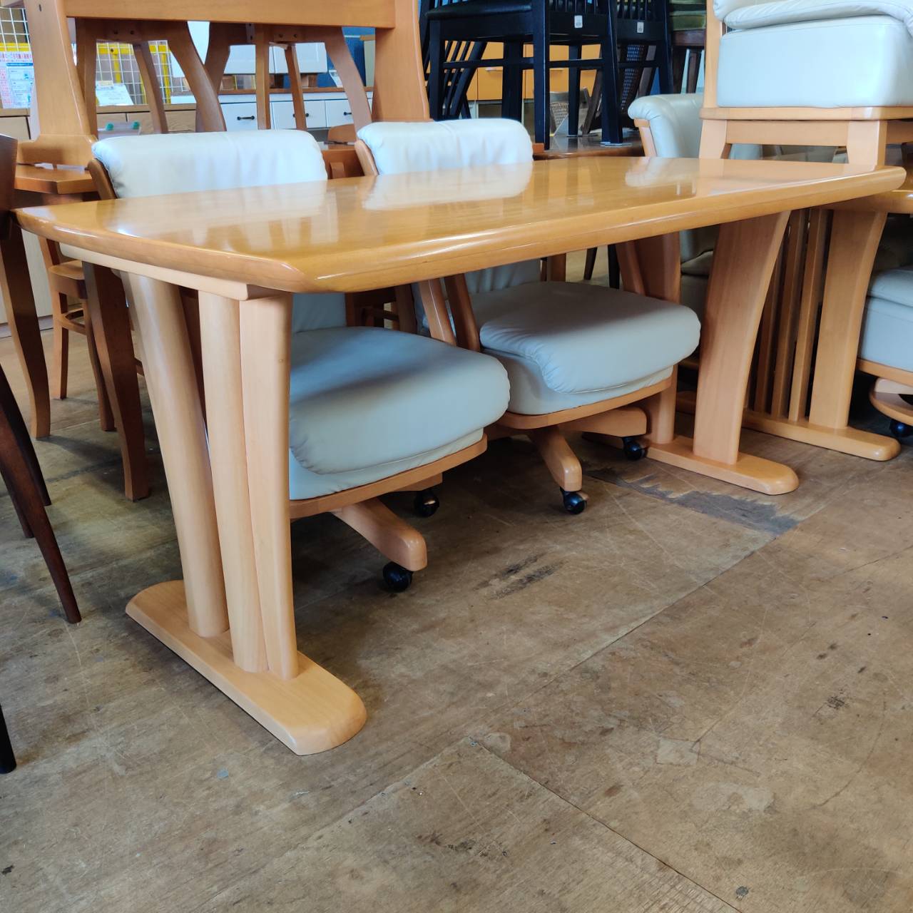 ダイニング5点セット キャスター肘付回転チェア 販売中！ 愛品倶楽部柏  