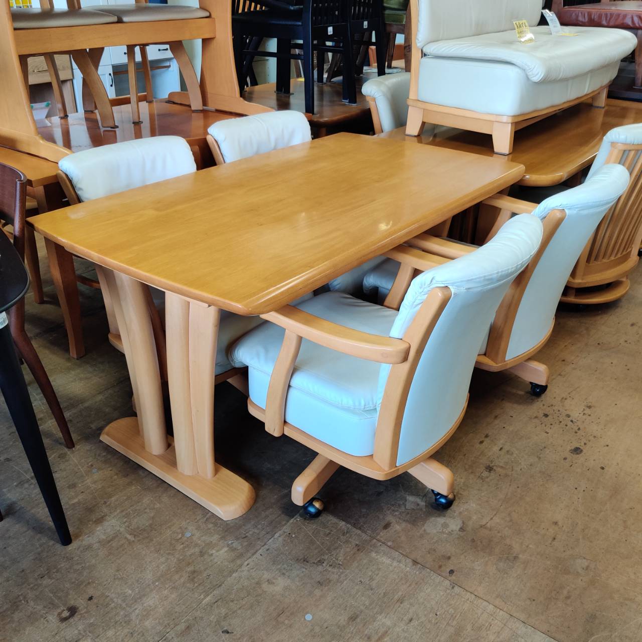 ダイニング5点セット キャスター肘付回転チェア 販売中！ 愛品倶楽部柏  