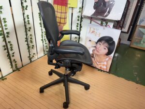 ハーマンミラー｜アーロンチェア｜AE112PWB-PJG1BBBK3D01買取致しまし 