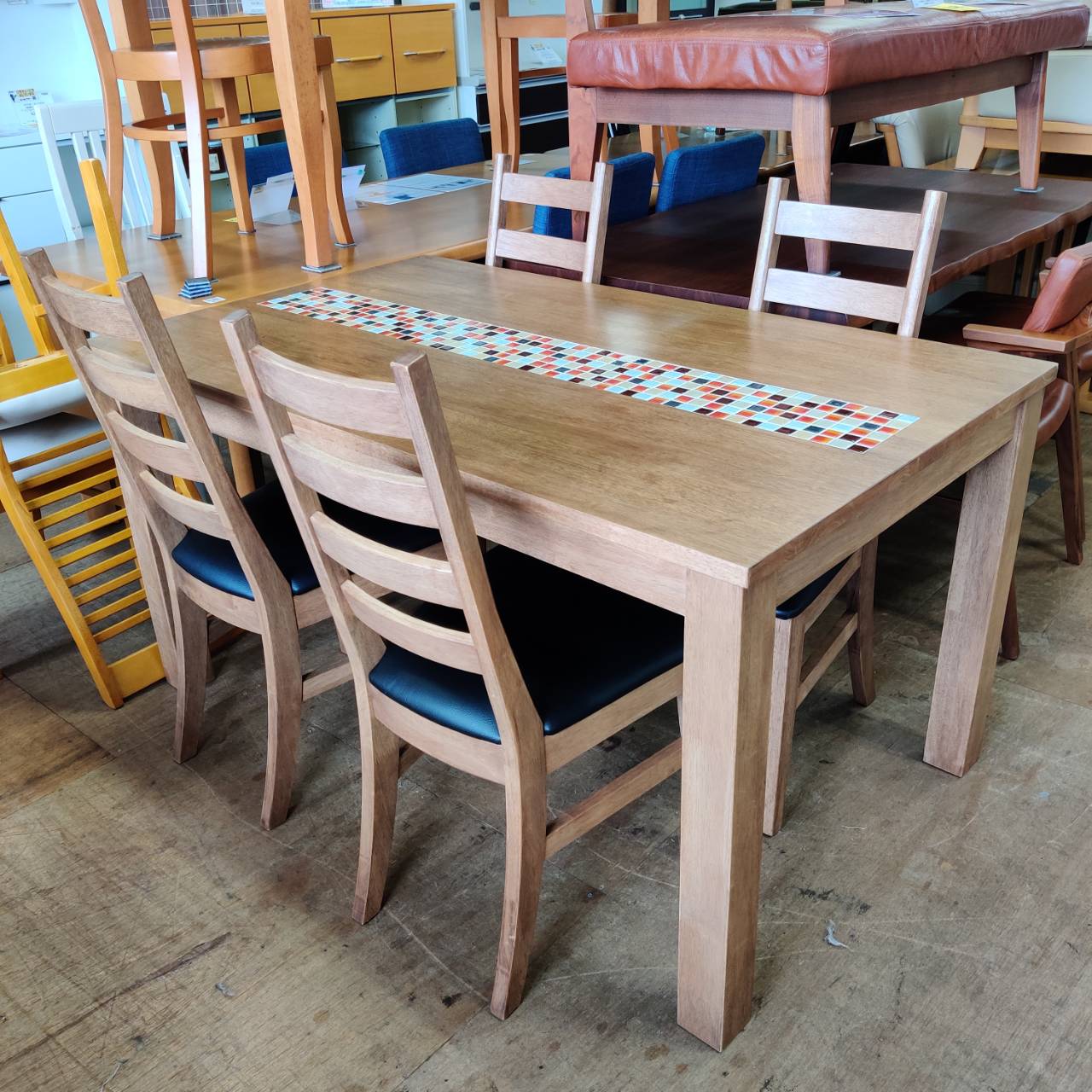 大川家具 タイル付ダイニング5点セット TESTA 販売中！ 愛品  