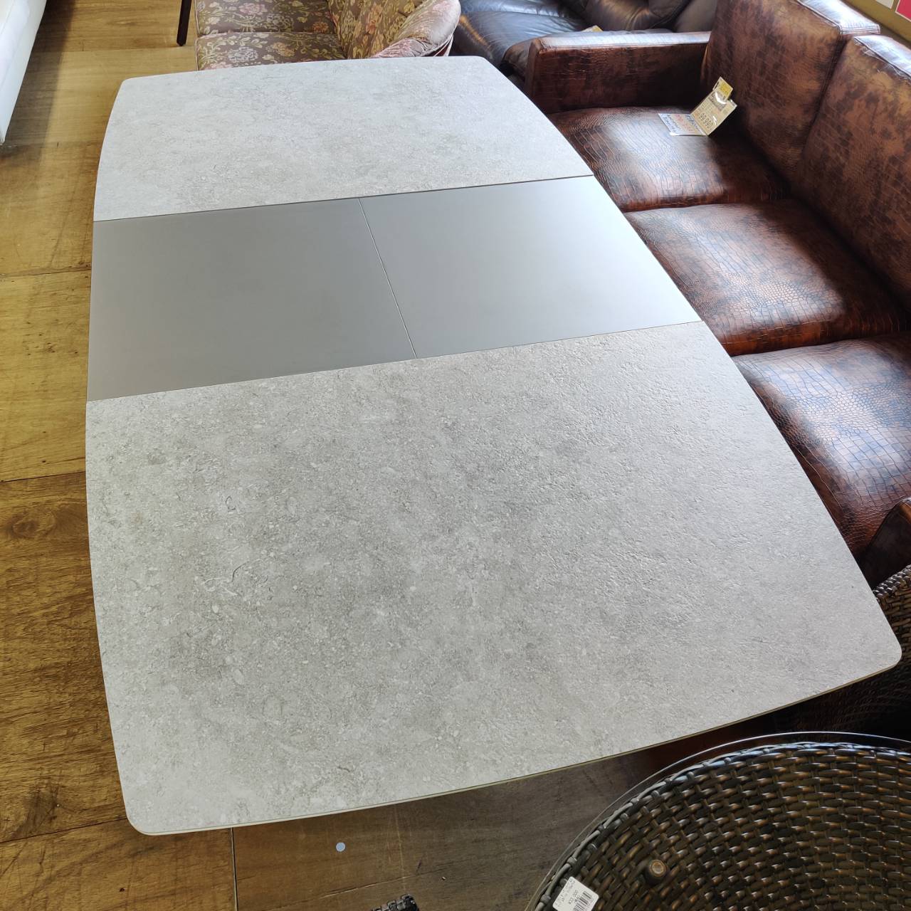 BoConcept 伸長式エクステンションテーブル Bari / occa 販売中！ 愛品 