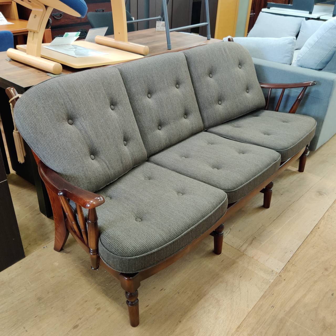 karimoku 3人掛け長椅子 布張り コロニアル 販売中！ 愛品倶楽部柏店  