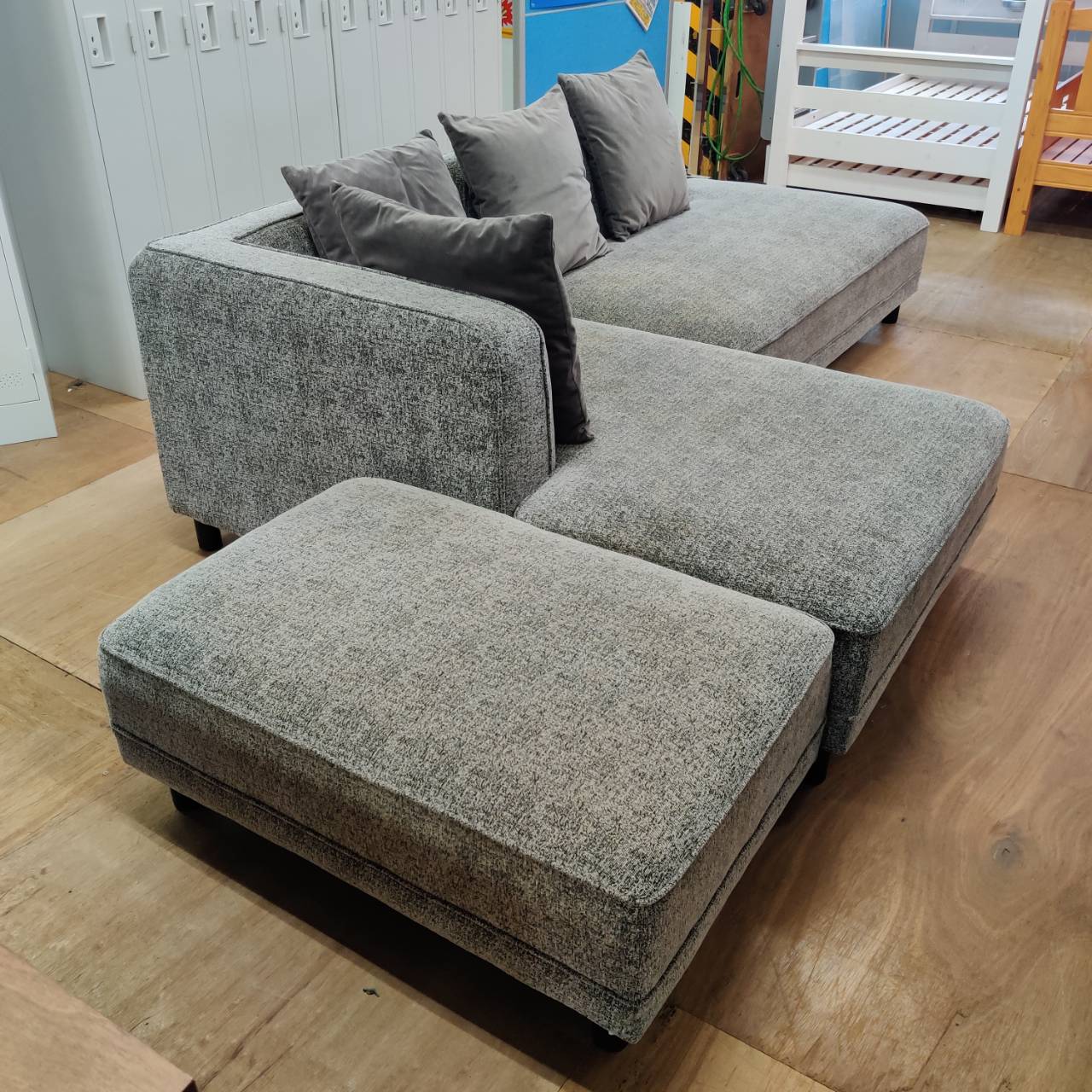 レイコージャパン セパレート右カウチソファ&スツール ABLE 販売中  