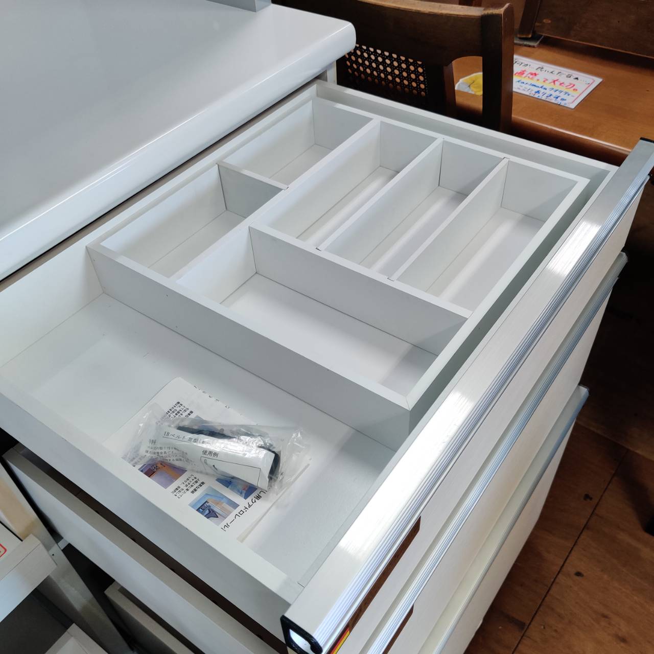 古賀家具工業 2枚スライド扉キッチンボード ムーアWH-120 販売中！ 愛  