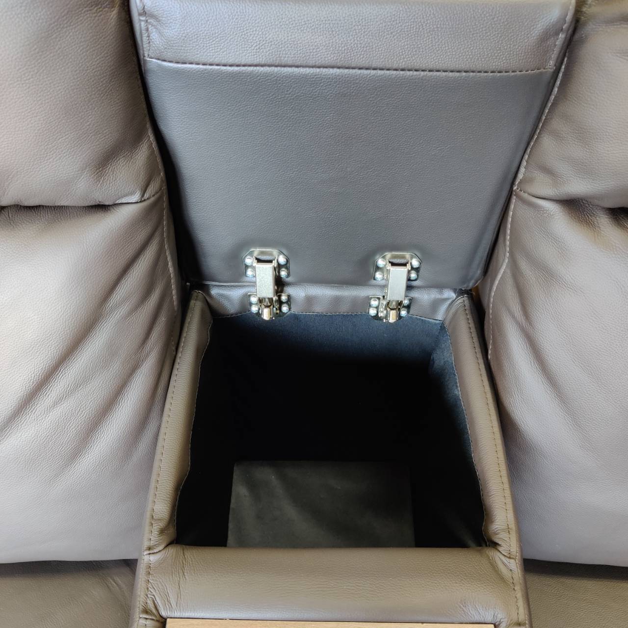 NITORI 電動リクライニング2Pソファ Nストラス 販売中！ 愛品倶楽部柏  