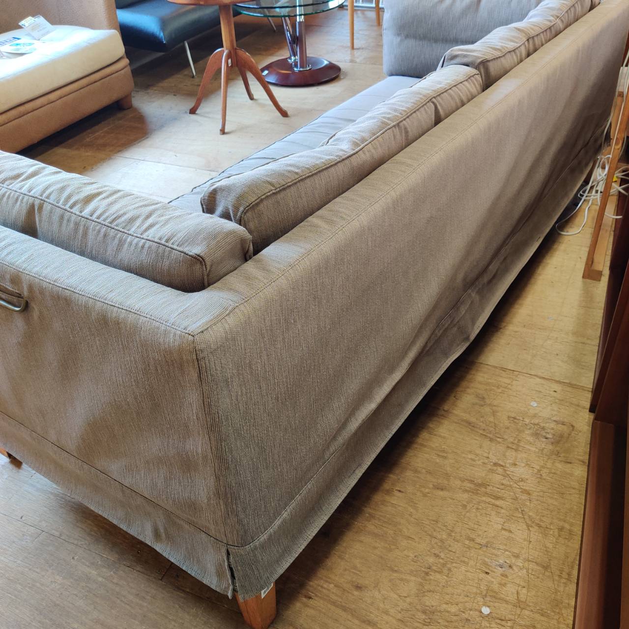 Cassina interdecor (カッシーナ) 前脚キャスター付ワイド3人掛け  