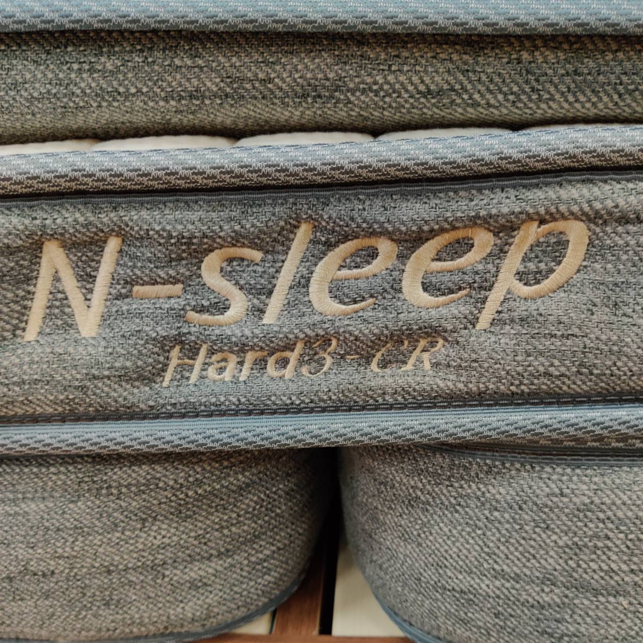 ニトリ クイーンベッド メリッサ3/Nスリープ Hard3-CR 販売中！ 愛品 