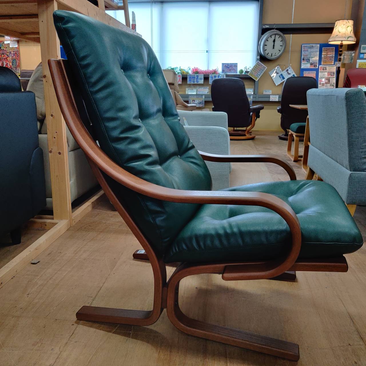 FUJI FURNITURE (冨士ファニチア) 肘付1人掛けソファ Agio 販売中！ 愛 