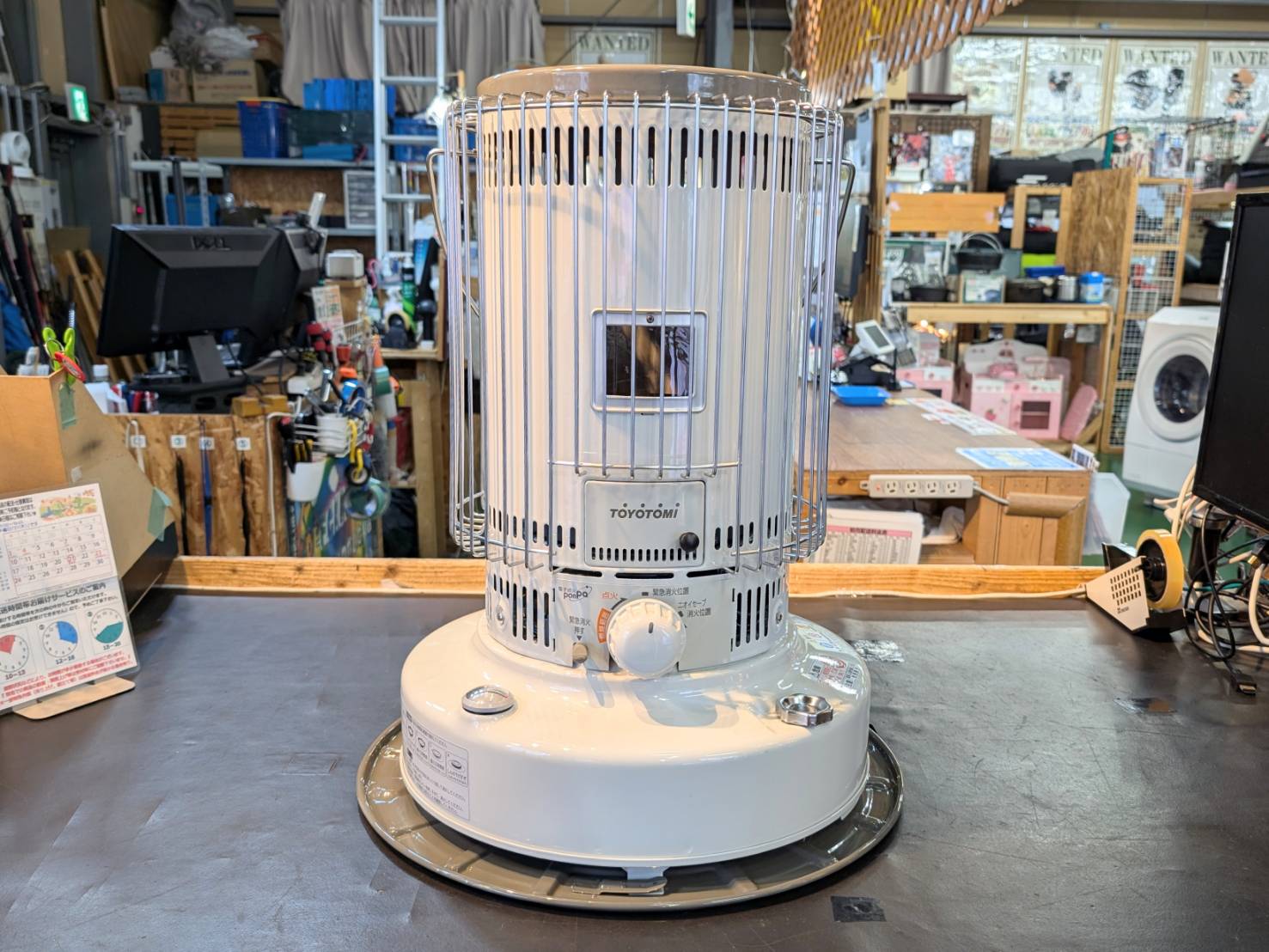 TOYOTOMI トヨトミ 23年製 石油ストーブ KS-67Hを店頭にて販売中です  