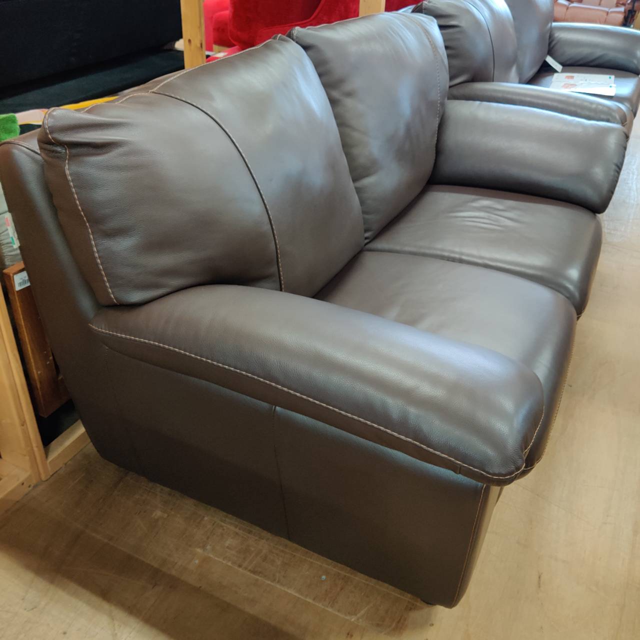 NICOLETTI (ニコレッティ) 総本革2人掛けソファ ECO3 販売中！ 愛品 