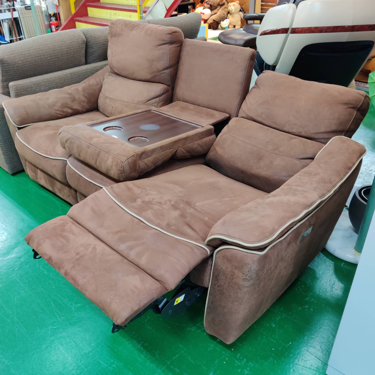 関家具 (RELAX FORM) 電動リクライニング3人掛けソファ Baggio 販売中 