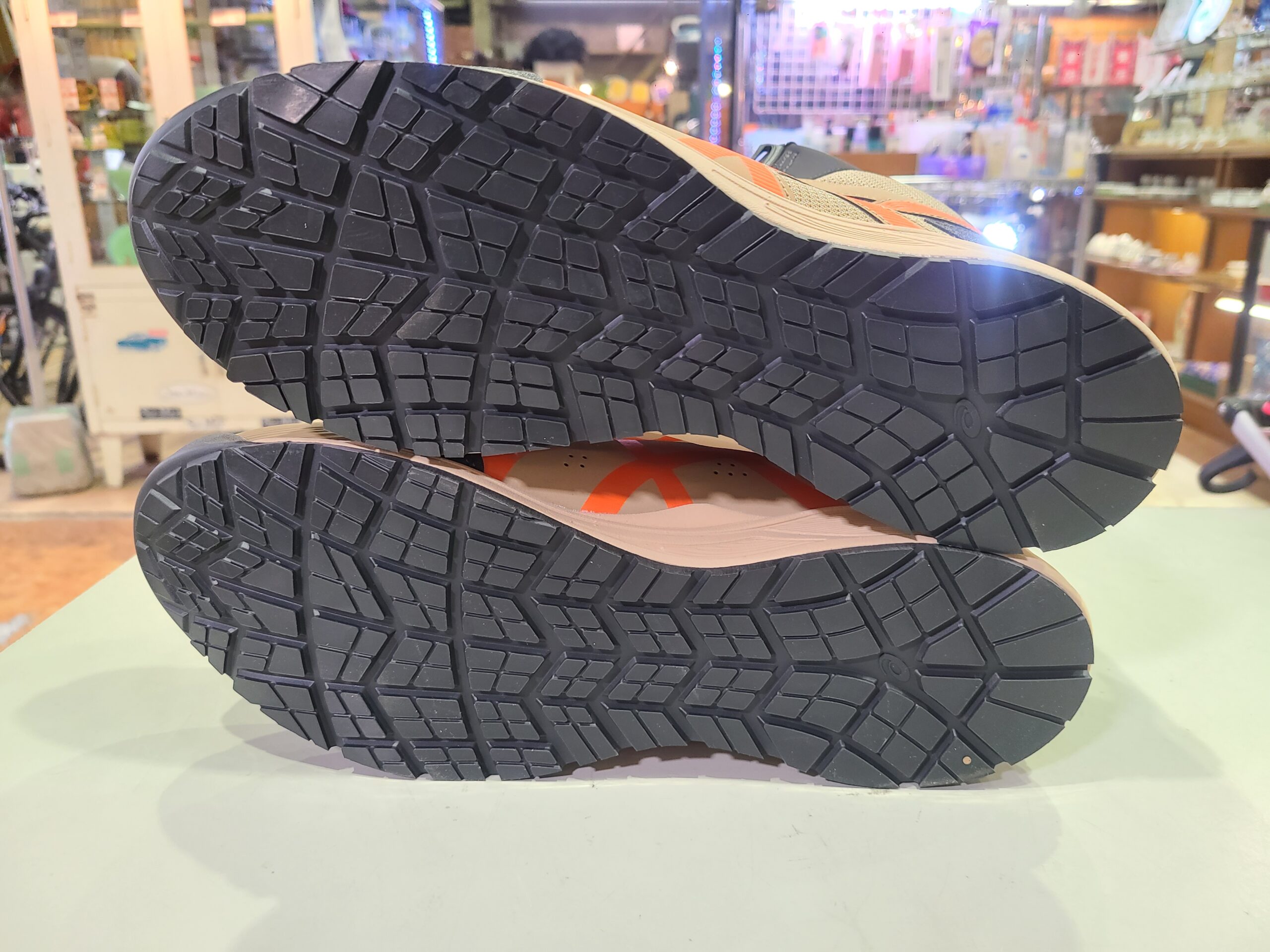 アシックスワーキング安全靴CP214 BOA JSAA A種先芯買取｜愛品館市原店 