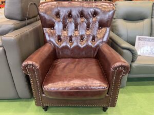ウィングバックソファ｜チェスターフィールドタイプ買取致しました｜愛 