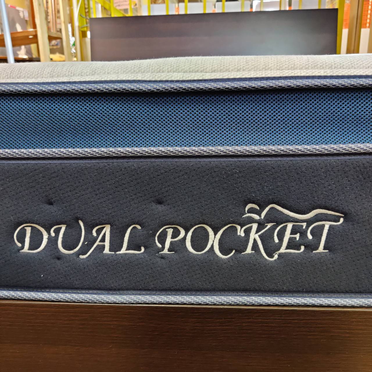 ニトリ ダブルベッド (BENT DBR / デュアルポケット2 ) 販売中！ 愛品 