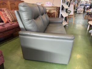 ニトリ｜3人掛本革ハイバックソファ｜ナルタKD GR買取致しました｜愛品 