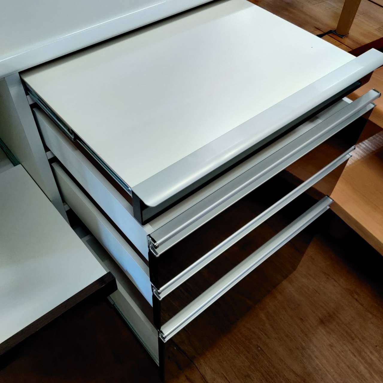 松田家具 2枚スライド扉キッチンボード 1000ロジャーレンジ 販売中 