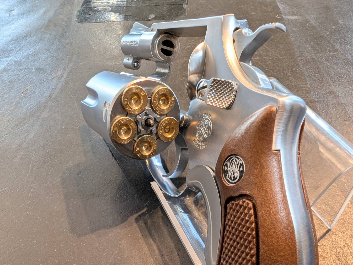 コクサイ モデルガン S＆W M60 2インチ スーパーステンレスモデルを 