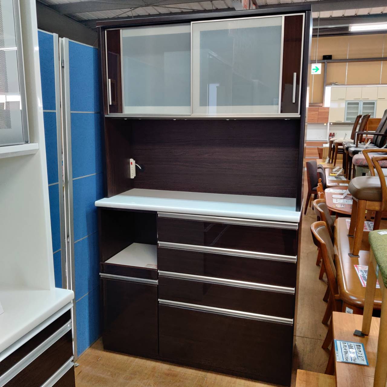 愛品倶楽部柏店】 ユアーズ 3枚扉 キッチンボード 上段モイス付