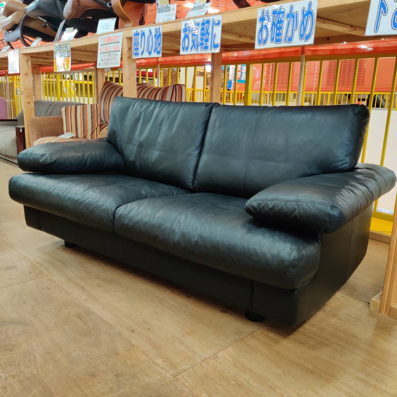 愛品倶楽部柏店】Cassina interdecor キャスター付 ワイド3Pソファー