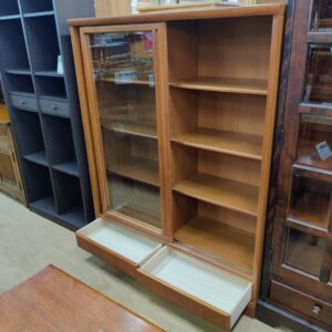 小島工芸_2枚スライド扉ミドル書棚_155051829002-2
