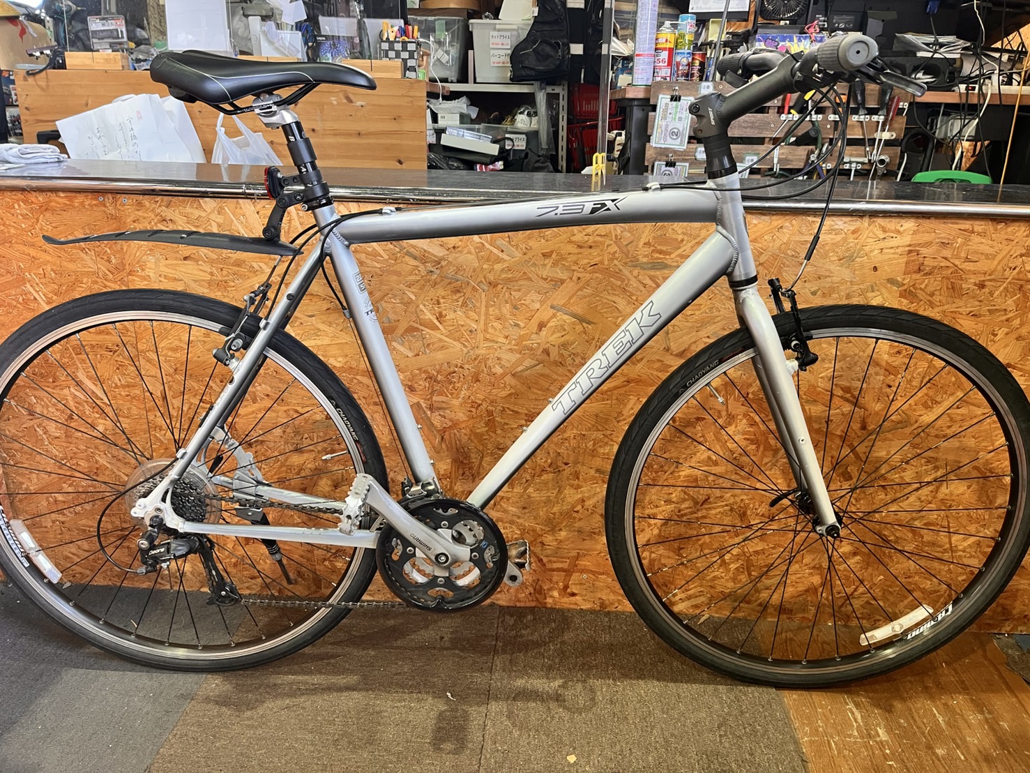 trek 7.3FX クロスバイク 【公式通販】