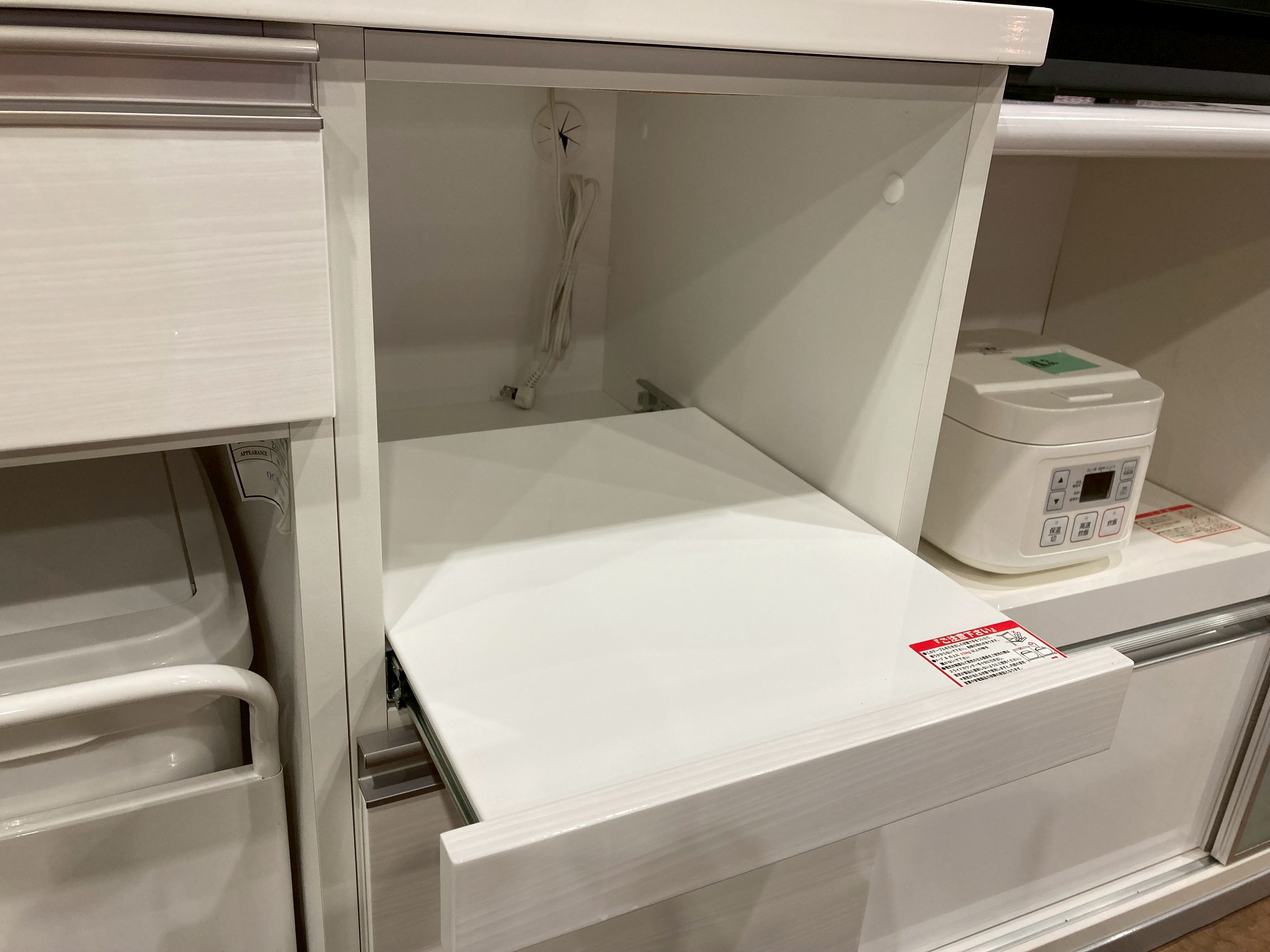 愛品館 市原店】ニトリ｜リガーレ100KB｜3枚扉キッチンボード
