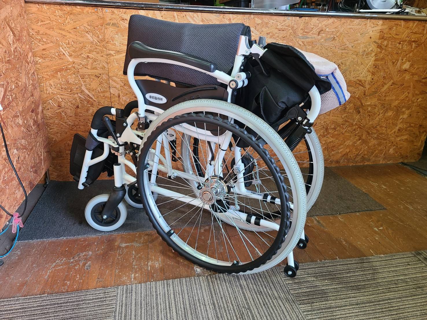 幸和製作所 テイコブ WHS09-BE 自走式車いす 買取いたしました｜愛品館 
