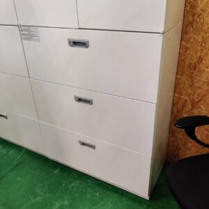 PLUS-_ラテラル3段-両開き保管庫-ベース有_Jeシリーズ_150052471002-3