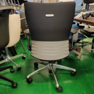 オカムラ_肘付きミドルバック-オフィスチェア_feego-フィーゴ_150052095002-3