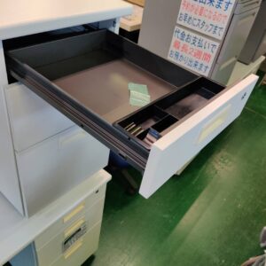 オフィスコム_W1000mm-鍵付き-片袖机_150052518002-6