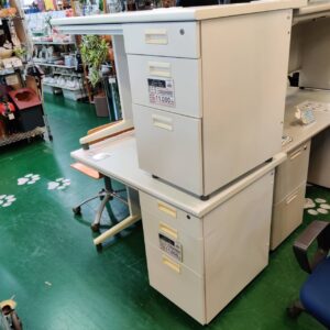 オフィスコム_W1000mm-鍵付き-片袖机_150052518002-8