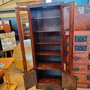 岩谷堂箪笥_キャビネットC_通常色-拭漆塗り-鋳物南部鉄器金具-丸菊菱_155051905002-2
