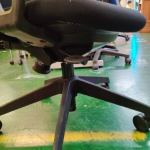 生興_肘付き-オフィスチェア_QRS-A40BK_150051766002-4