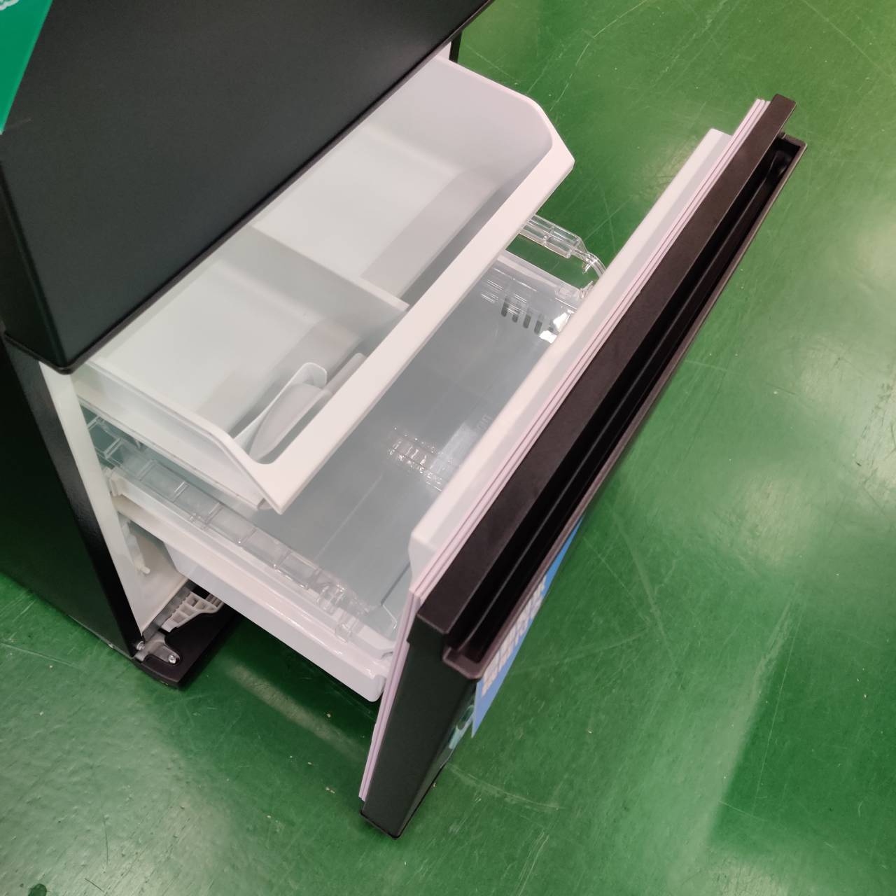 東芝 TOSHIBA 2023年製 326L 3ドア 冷凍冷蔵庫 GR-U33SC 販売中！ 愛品 