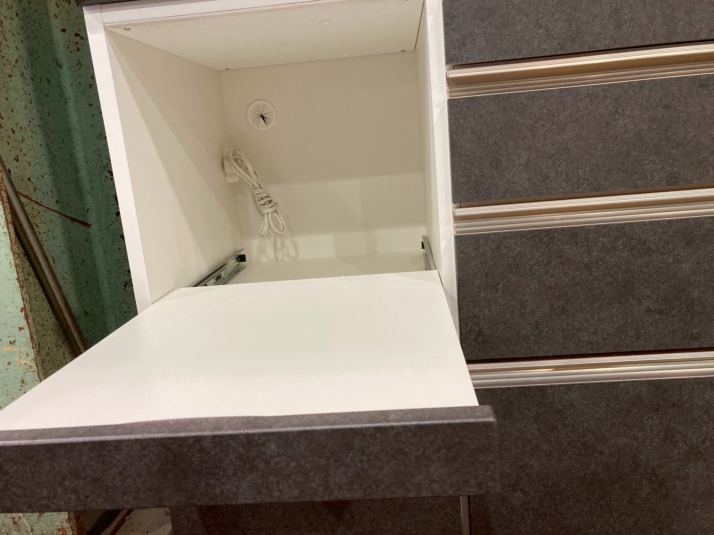 松田家具｜レグノ｜スライド扉キッチンボード買取入荷致しました 