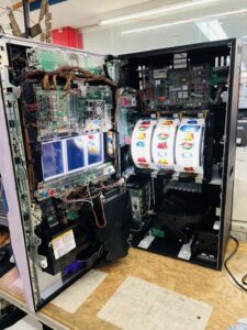 【コイン不要機付】Re:ゼロから始める異世界生活　スロット　実機　エミリアパネル Re:ゼロから始める異世界生活 エミリアパネル スロット実機 買取