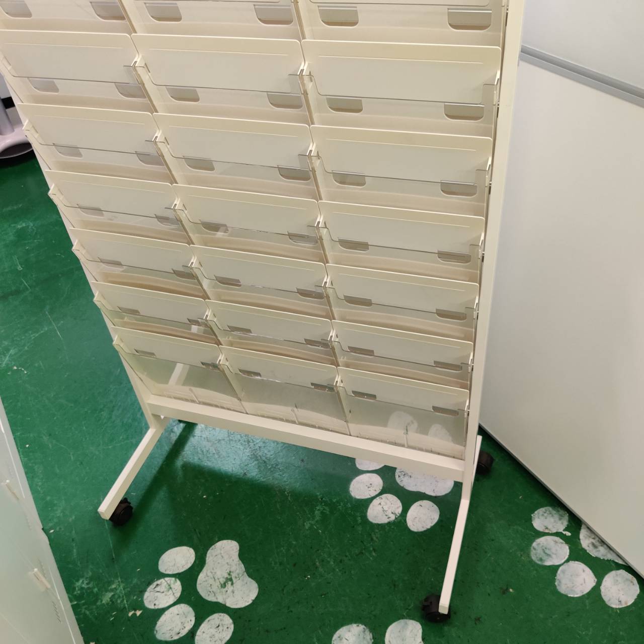 パンフレットラック カタログスタンド 販売中！ 愛品倶楽部柏店 
