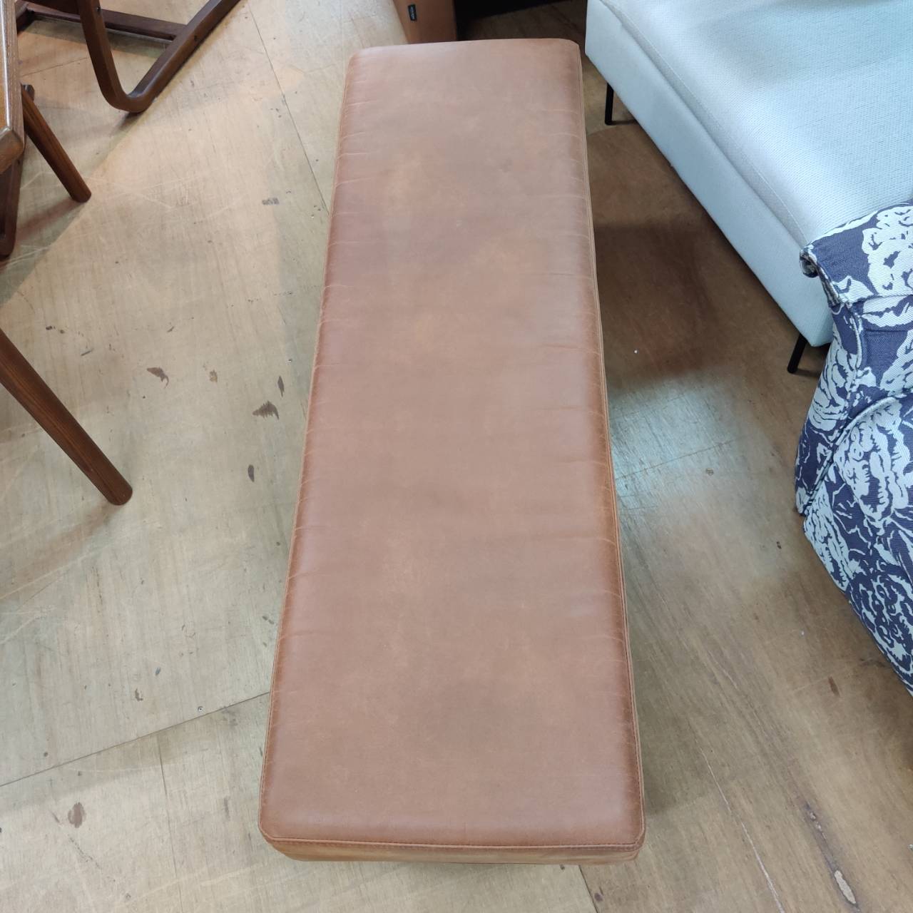 愛品倶楽部柏店】関家具 COMFORM ベンチ DANTON 幅130cm キャメル