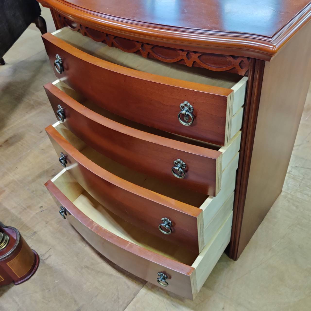 LYNN HOLLYN リンホーリン 4段ミドルチェスト IDC大塚家具取扱い 販売 