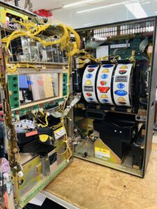 秘宝伝 Rev. パチスロ スロット　実機　不要機設置済み　送料込み 引取値引可 楽天市場】秘宝伝Rev. パチスロの通販