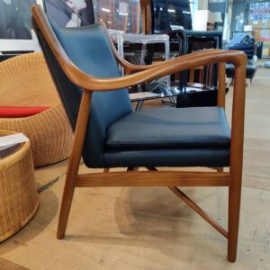 関家具_ラウンジチェア-ブラック_NOVA_156020371002-3