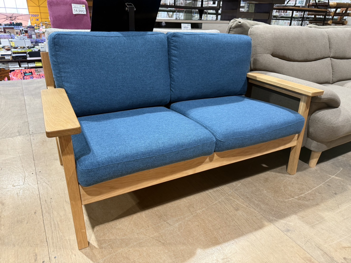 2人掛けソファ（木製アーム）入荷致しました！ | リサイクルショップ 