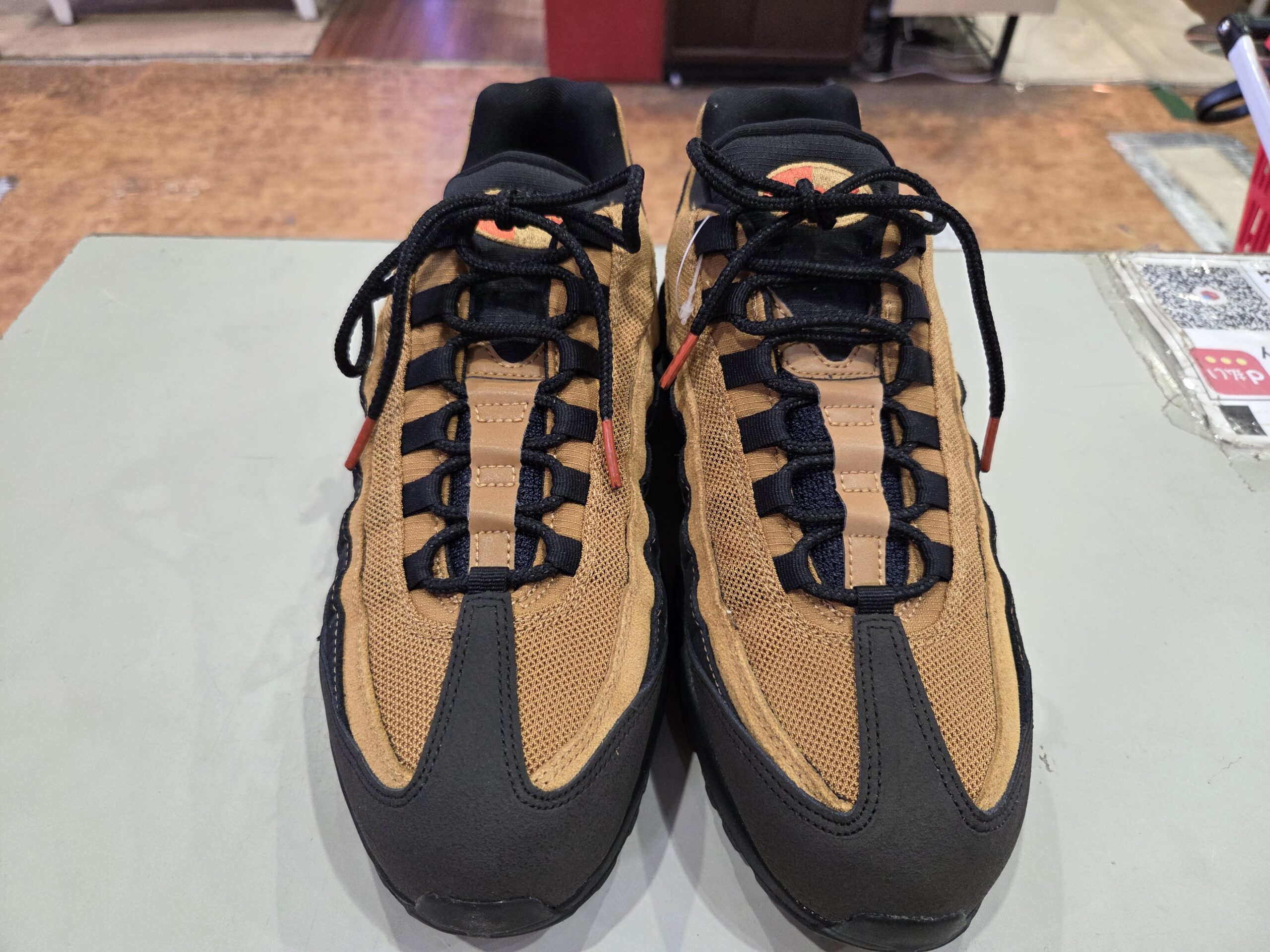 NIKE AIR MAX 95 ESSENTIALCOSMIC CLAYスニーカー買取いたしました 