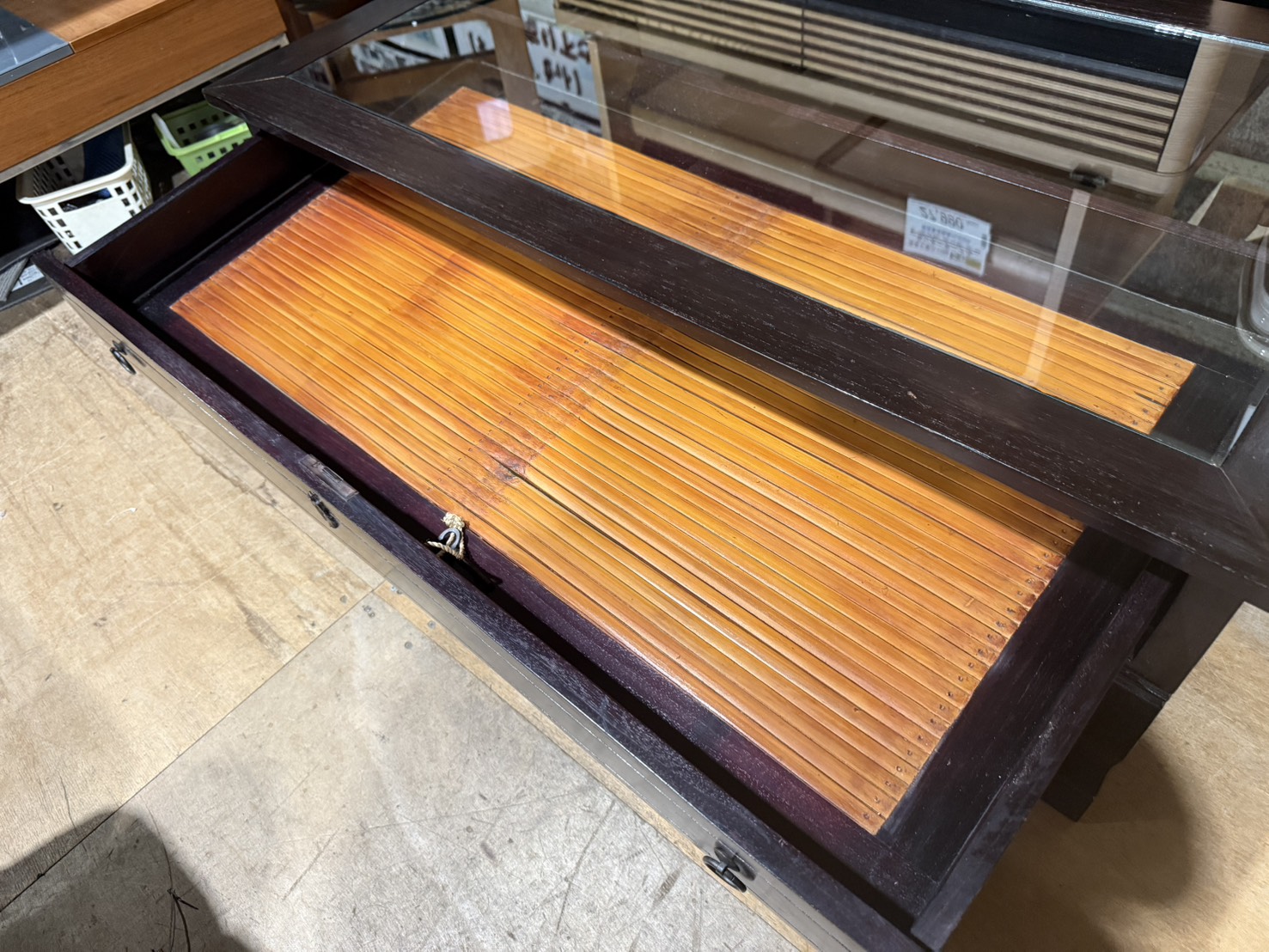 ガラス天板付センターテーブル入荷致しました！ | リサイクルショップ 